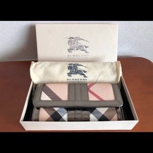 Burberry wallet